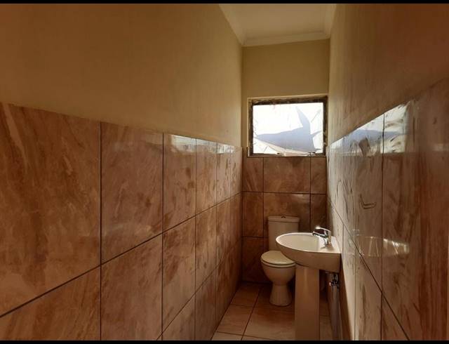 3 BEDROOM HOUSE FOR SALE IN VANDERBIJLPARK CE7